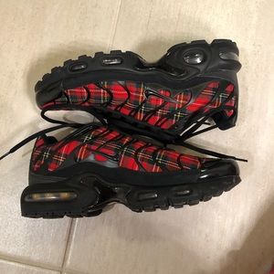 Red plaid Nike Air Tn size 8